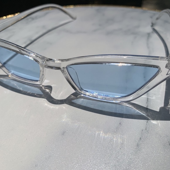 Super cute “Icy Girl” shades - Picture 4 of 4